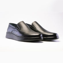 کفش کشی طبی 8102 انتخابی ایده‌آل برای بانوانی است که به دنبال راحتی، دوام و استایل شیک در تابستان و فصول گرم هستند. این صندل با طراحی منحصر‌به‌فرد و استفاده از چرم طبیعی مرغوب، نه‌تنها راحتی پا را تضمین می‌کند، بلکه به استایل روزمره شما جلوه‌ای مدرن و جذاب می‌بخشد.