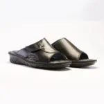 صندل چرم طبی 5208 انتخابی ایده‌آل برای بانوانی است که به دنبال راحتی، دوام و استایل شیک در تابستان و فصول گرم هستند. این صندل با طراحی منحصر‌به‌فرد و استفاده از چرم طبیعی مرغوب، نه‌تنها راحتی پا را تضمین می‌کند، بلکه به استایل روزمره شما جلوه‌ای مدرن و جذاب می‌بخشد.