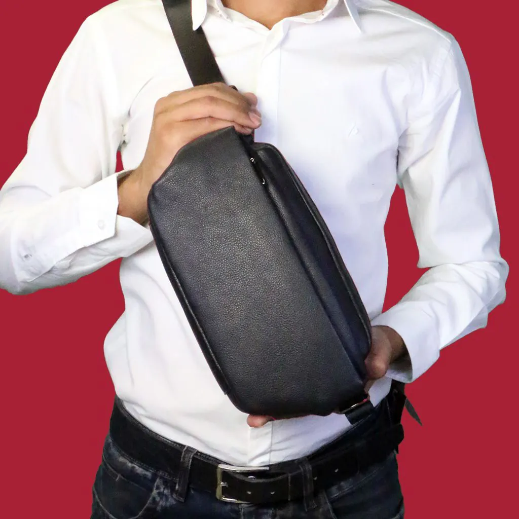 کیف کمری چرم 116 یکی از خاص‌ترین اکسسوری‌های زنانه است که نه‌تنها به‌عنوان یک وسیله کاربردی برای حمل وسایل روزمره مورد استفاده