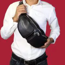 کیف توریستی چرم 119 یکی از خاص‌ترین اکسسوری‌های زنانه است که نه‌تنها به‌عنوان یک وسیله کاربردی برای حمل وسایل روزمره مورد استفاده قرار می‌گیرد